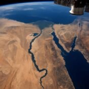 best time to visit Egypt infographic